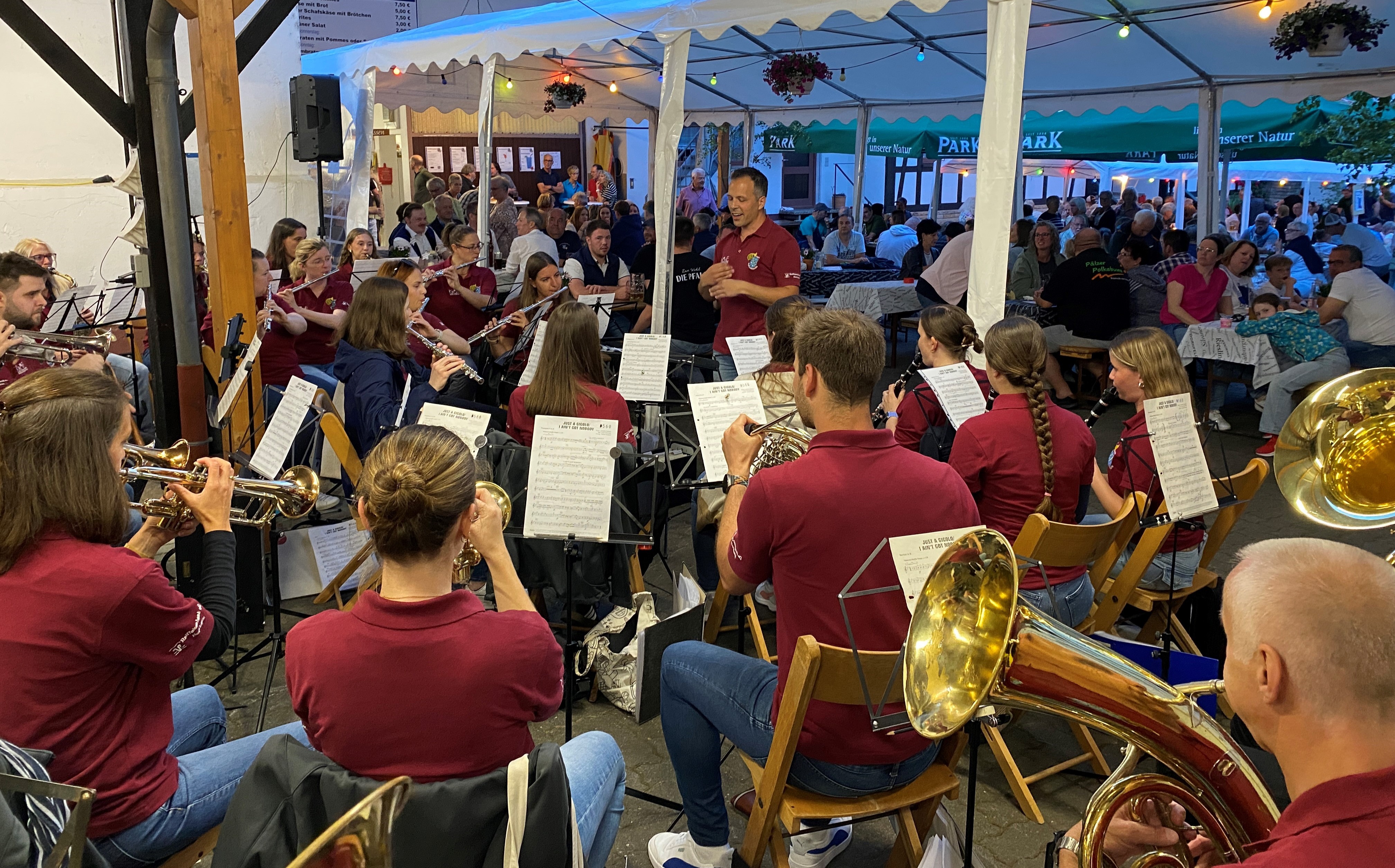 Kultuskapelle musiziert zum Dorffest in Steinweiler